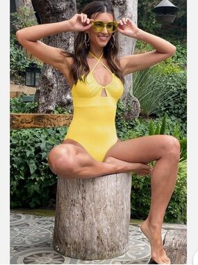 NWT Becca Candice Multi-Way Halter One Piece Swimsuit